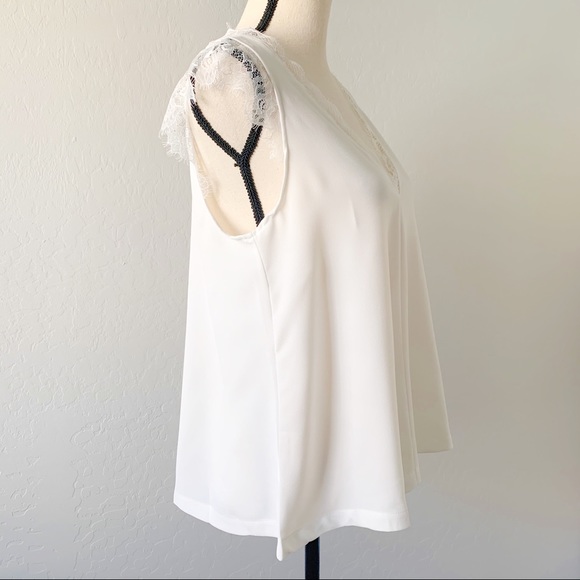 Scalloped Lace White Top - Picture 6 of 7